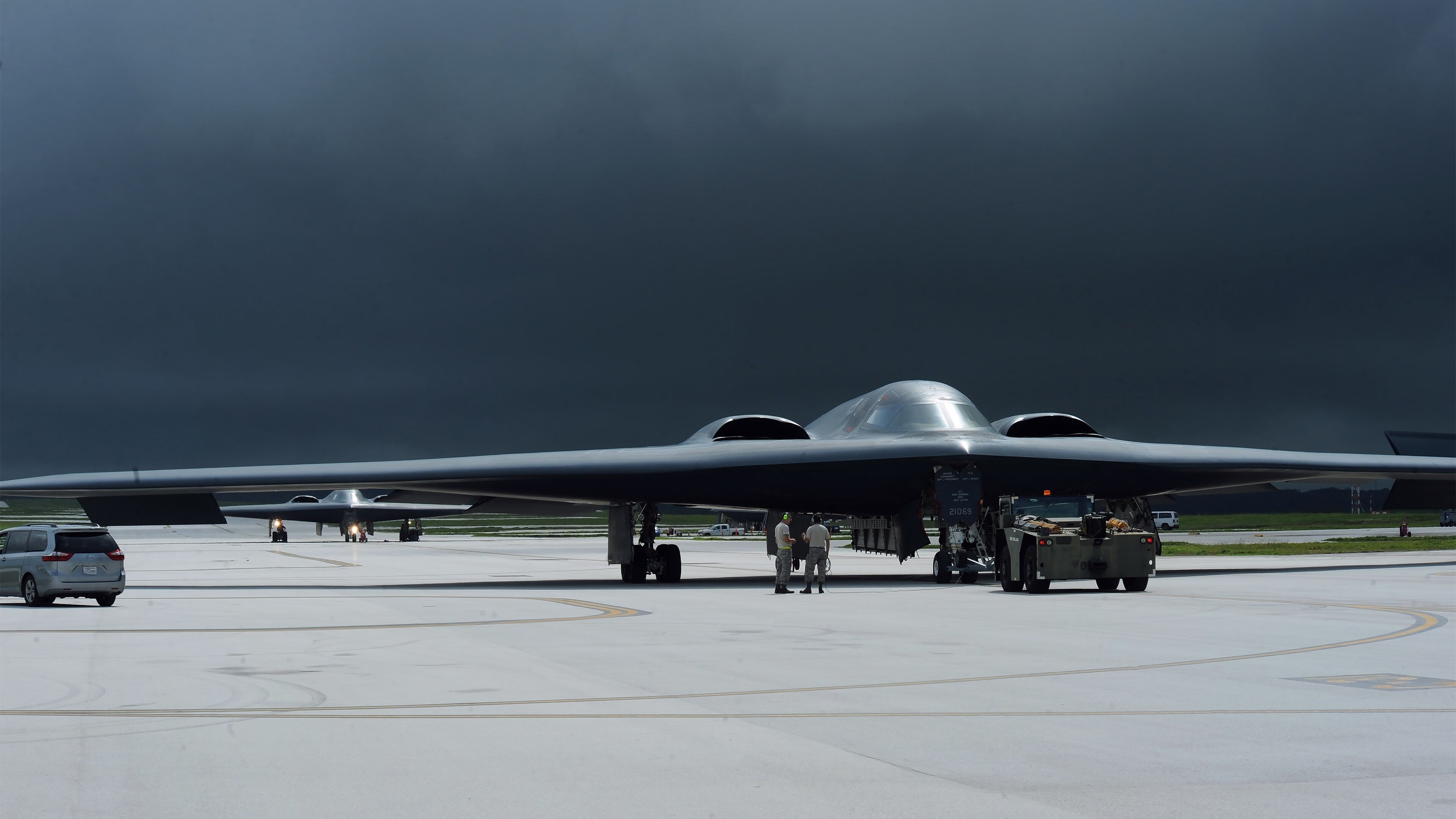 在一次比赛中，他用“完美”挡拆配合助攻队友扣篮，赢得全场掌声！