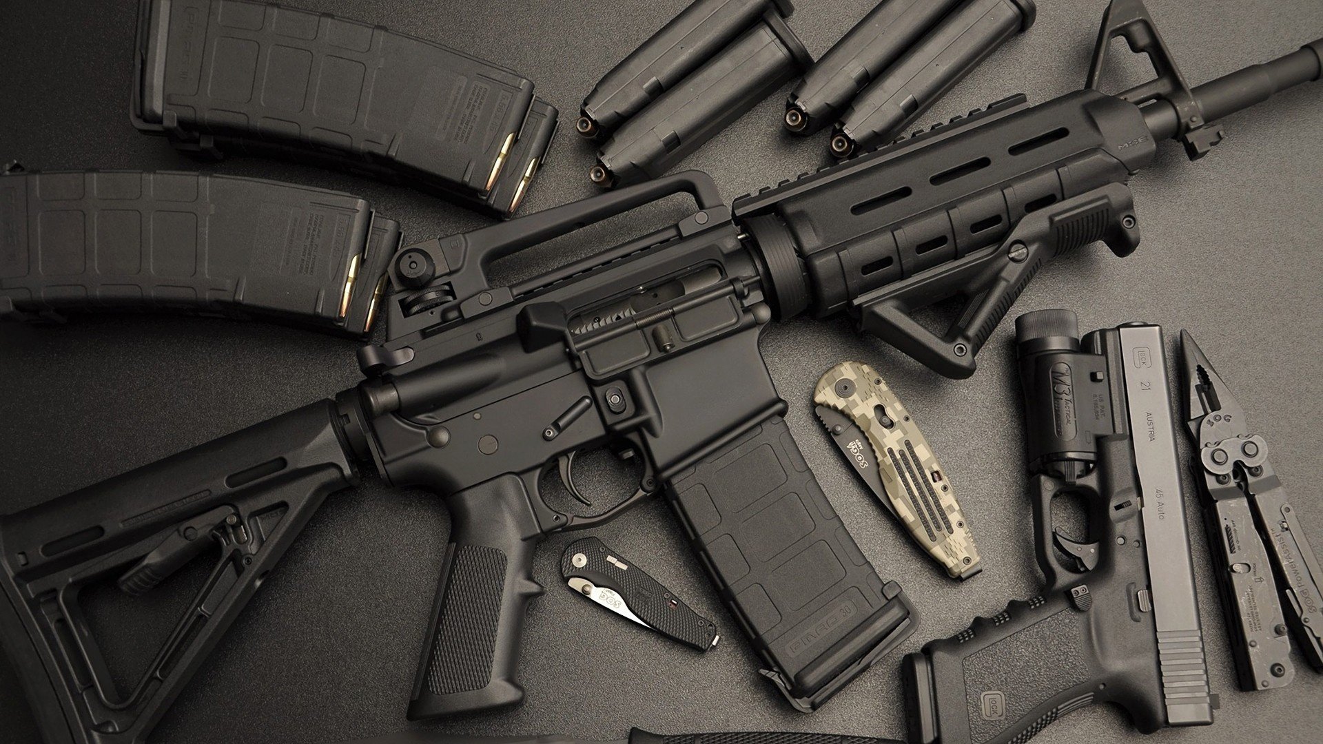 在对阵湖人的战役中,蒂伊状态火热,连续多次三分球命中帮助球队反超!