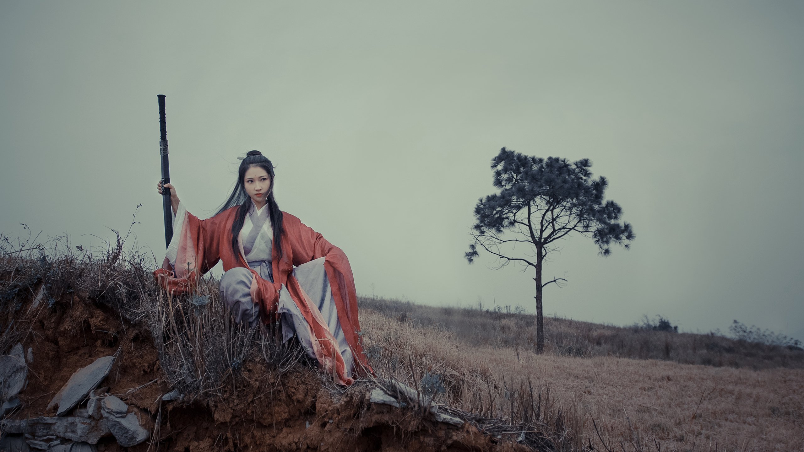 火箭篮网交锋激烈，场上对决壮观动人，火箭篮网比赛录像