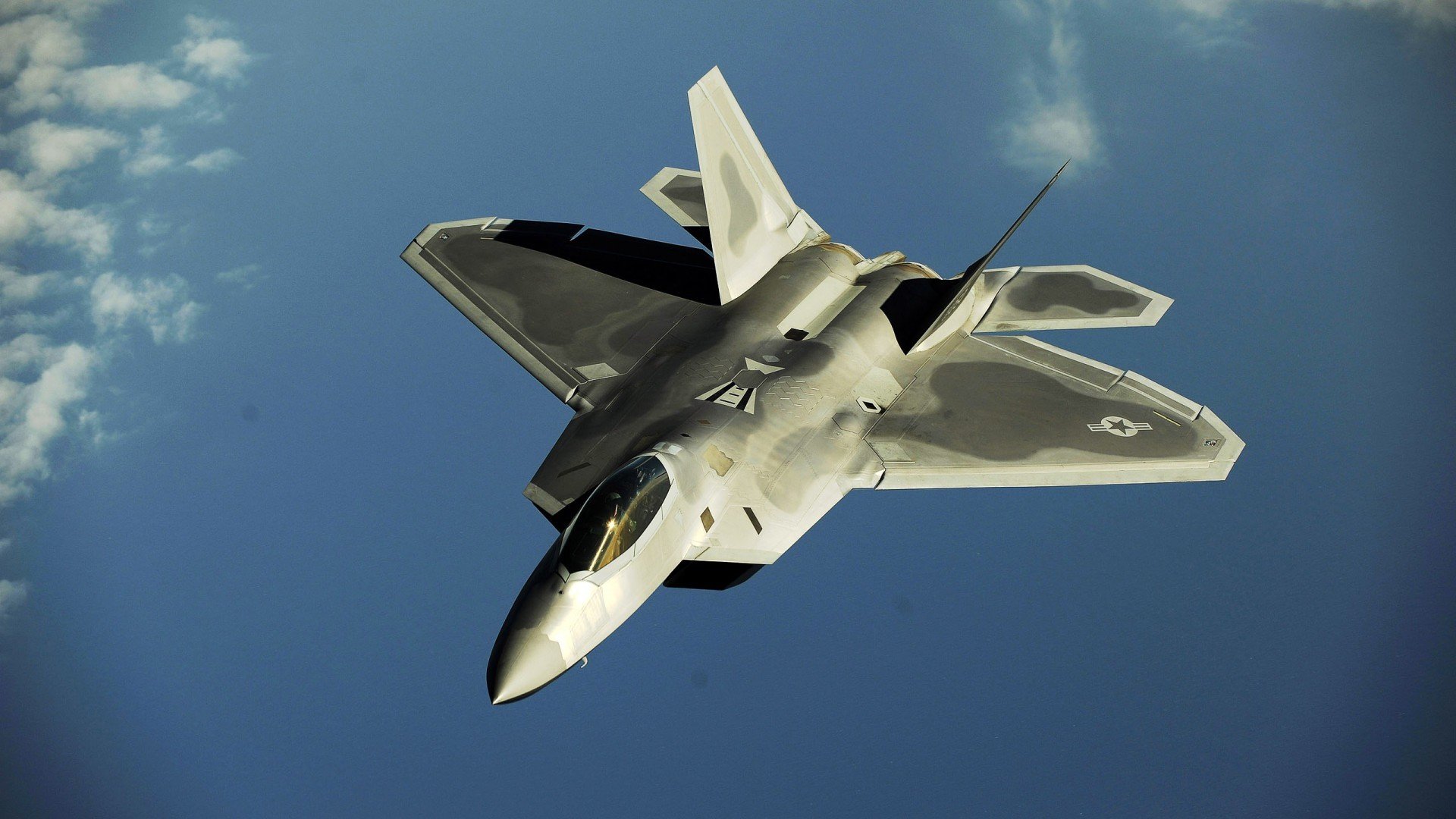 英超比赛中关键传球线路与身体对抗强度的分布模式分析,英超传控球队