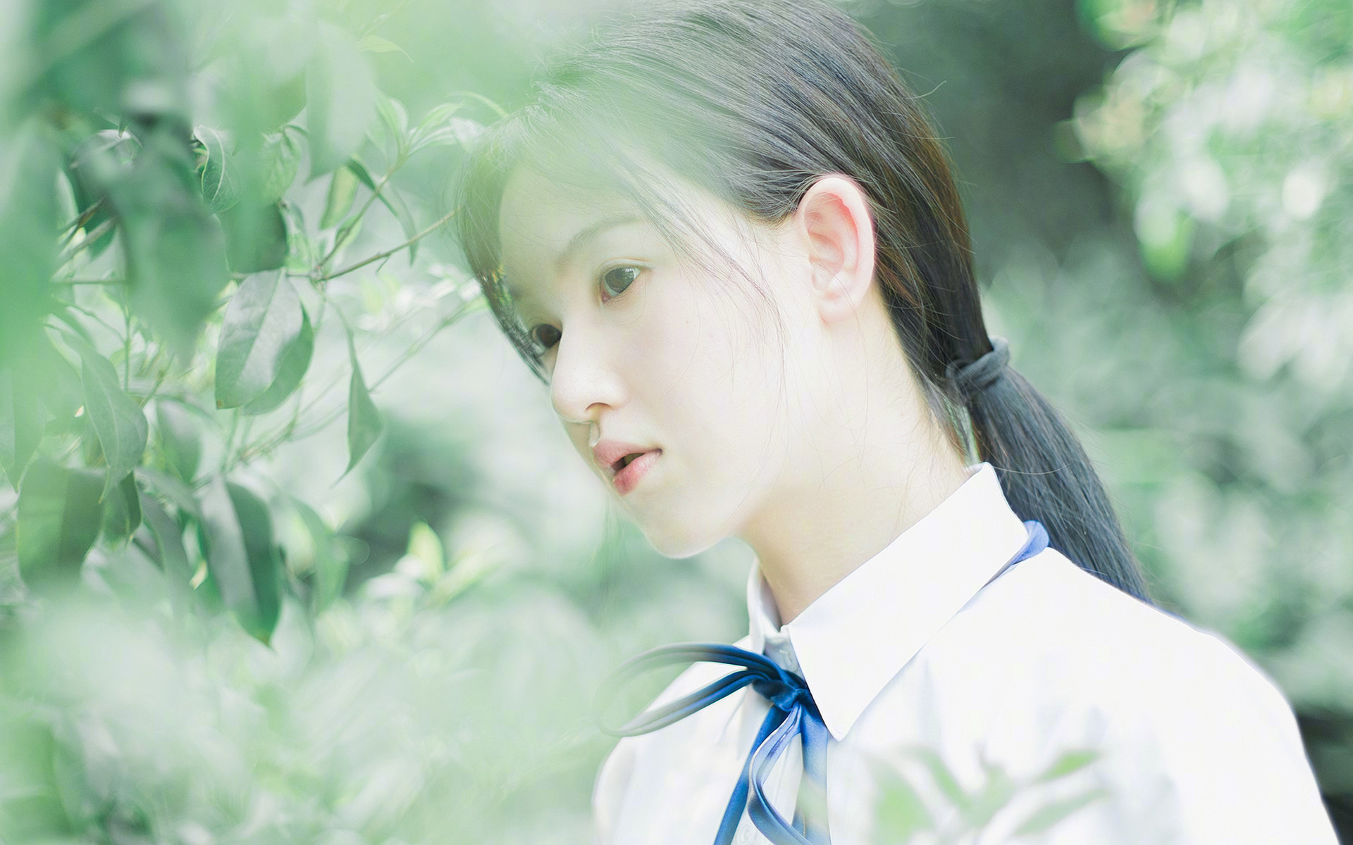 后防线传球稳定性是否优于高压出球策略，足球后防线是什么意思